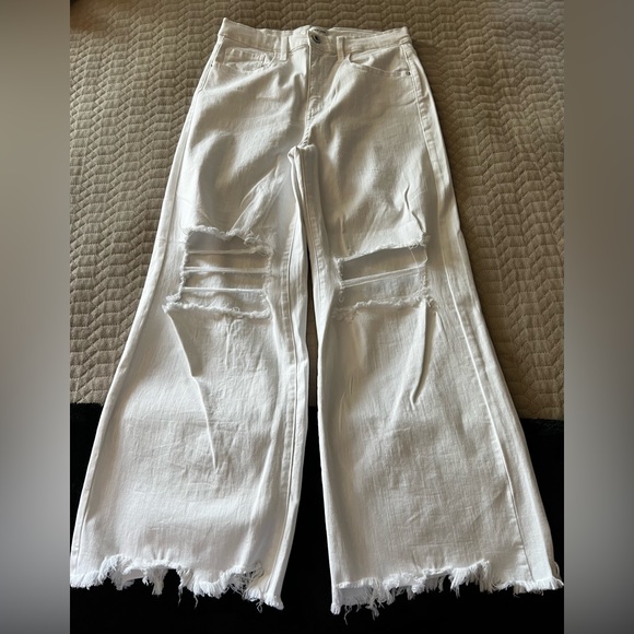 Sneak Peek white jeans - Picture 2 of 4